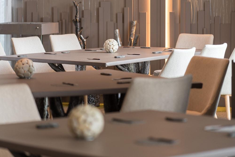 Hotel Le Parc - La Table De Franck Putelat 卡尔卡松 外观 照片